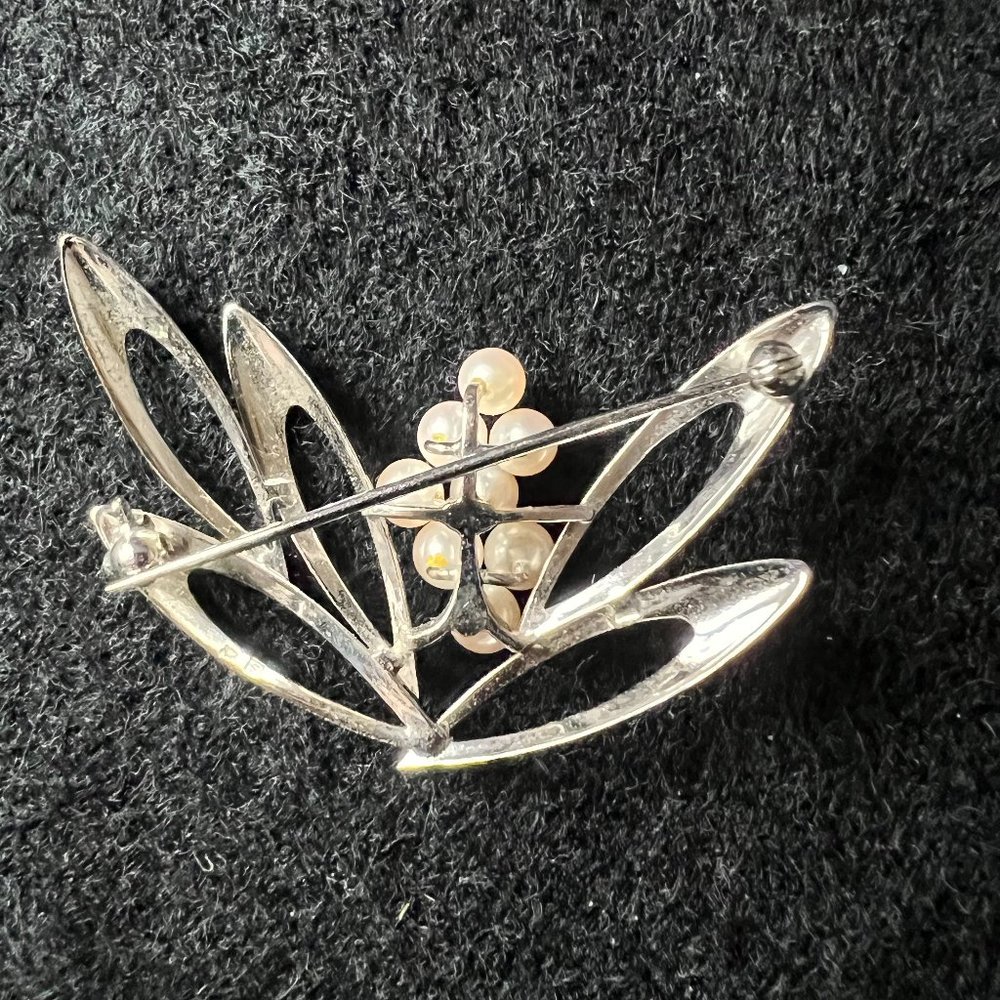 Vintage polished Silver-tone with pearl floral Brooch - Picture 4 of 4